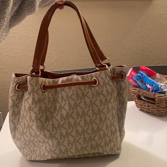 Large Michael Kors tote - Picture 2 of 4